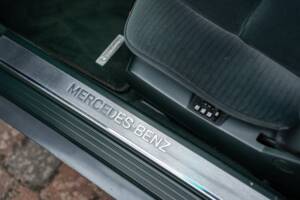 Image 22/54 of Mercedes-Benz 500 SEL (1992)