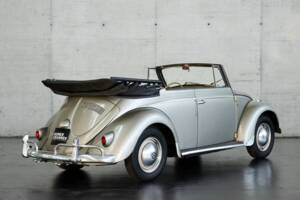 Bild 37/50 von Volkswagen Käfer 1200 Cabriolet (1957)