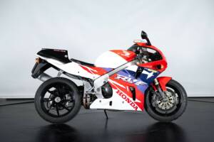 Image 5/42 de Honda RVF 750 (1994)