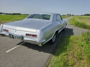 Image 7/8 of Buick Riviera Coupe (1963)