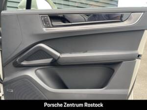 Imagen 20/32 de Porsche Cayenne Turbo E-Hybrid (2025)