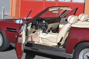 Image 21/26 of Aston Martin V8 Volante (1988)