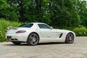 Image 49/50 of Mercedes-Benz SLS AMG (2010)