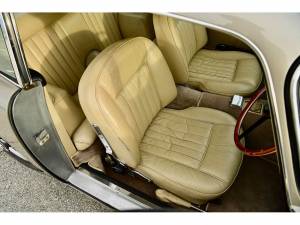Image 18/44 of Aston Martin DB 5 (1964)