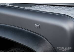 Image 24/27 of Land Rover Defender 90 (1996)