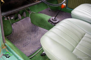 Image 10/43 of Morris Minor 1000 Traveller (1965)