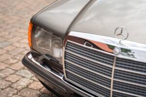 Bild 3/76 von Mercedes-Benz 500 SEL (1985)