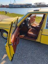 Bild 7/19 von Mercedes-Benz 200 (1980)