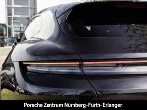 Image 11/36 of Porsche Taycan 4S Sport Turismo (2026)