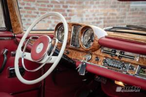 Afbeelding 8/19 van Mercedes-Benz 220 SE b (1962)