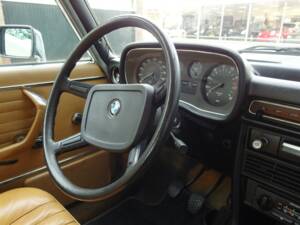 Image 61/95 de BMW 2500 (1977)