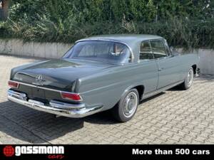 Bild 8/15 von Mercedes-Benz 220 SE b (1962)