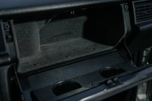 Image 47/69 de Mercedes-Benz 190 E 2.3-16 (1988)