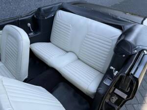 Image 18/47 de Ford Mustang 390 GTA (1966)
