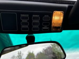 Image 21/40 of BMW 320i (1992)