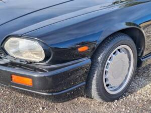 Image 14/41 de Jaguar XJRS 6.0 (1990)