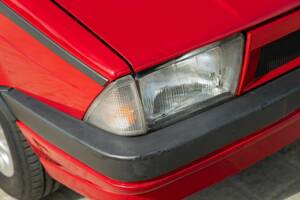 Immagine 9/47 di Alfa Romeo 75 1.6 (1991)