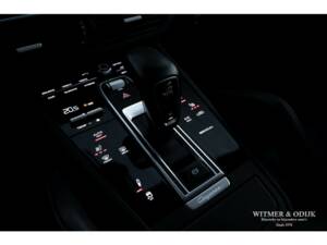 Image 28/32 of Porsche Cayenne Coupé E-Hybrid (2020)