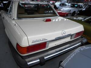 Immagine 7/20 di Mercedes-Benz 560 SL (1987)