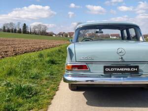 Afbeelding 24/25 van Mercedes-Benz 200 (1967)