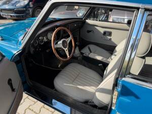 Image 12/35 de MG MGB GT (1972)