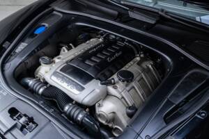 Bild 36/38 von Porsche Cayenne Turbo (2007)