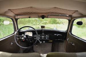 Image 33/57 de Citroën Traction Avant 15/6 (1950)