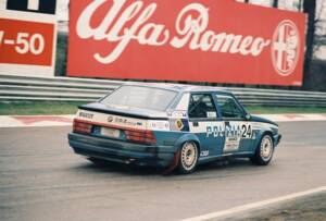 Image 2/44 of Alfa Romeo 75 3.0 V6 QV (1989)