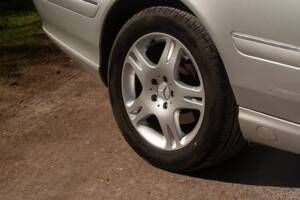 Image 23/50 of Mercedes-Benz CL 500 (2002)