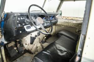 Image 11/50 of Land Rover 109 (1978)