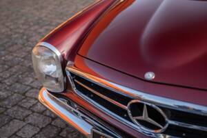 Image 3/70 de Mercedes-Benz 230 SL (1966)
