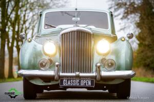 Image 3/46 of Bentley R-Type (1953)