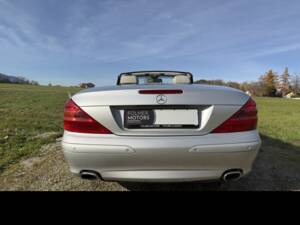 Image 47/89 of Mercedes-Benz SL 500 (2002)