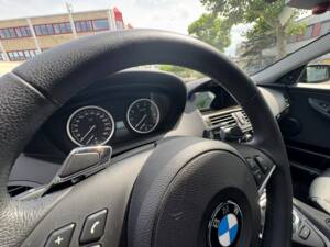 Bild 71/99 von BMW 650i (2007)