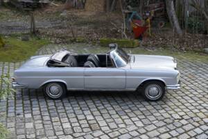 Image 5/13 of Mercedes-Benz 220 SE b (1962)