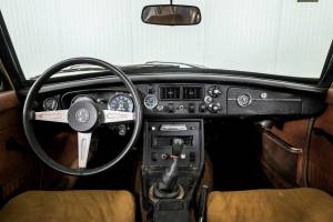 Image 5/50 of MG MGB GT (1973)