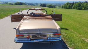 Image 25/38 of Mercedes-Benz 280 SE 3,5 (1969)