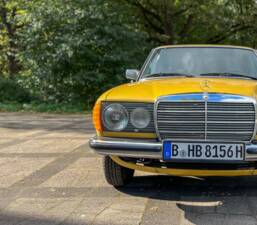 Image 20/139 of Mercedes-Benz 240 D (1978)