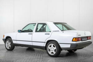 Image 6/50 de Mercedes-Benz 190 D (1986)