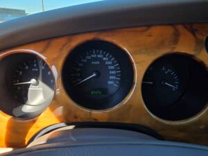 Immagine 8/24 di Jaguar XKR (2002)
