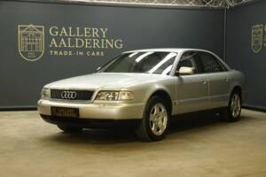 Immagine 1/50 di Audi A8 4.2 quattro (1995)