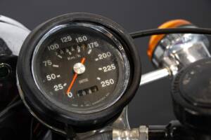 Image 33/50 de Triumph T 150 V Trident (1974)