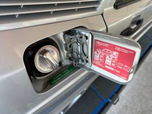 Immagine 38/49 di Mercedes-Benz 190 E (1990)