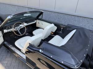 Image 19/47 de Ford Mustang 390 GTA (1966)