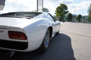 Afbeelding 45/74 van Lamborghini Miura P 400 (1968)