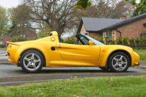 Image 9/50 of Lotus Elise 111 (1998)