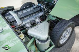Image 16/60 de Jaguar E-Type (1969)