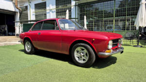 Bild 7/50 von Alfa Romeo Giulia 1300 GT Junior (1971)