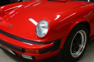 Image 14/47 of Porsche 911 Carrera 3.2 (1989)