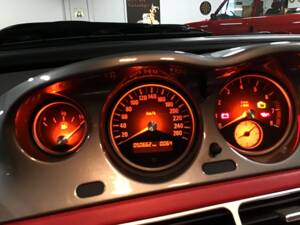 Image 24/25 of BMW Z8 (2002)